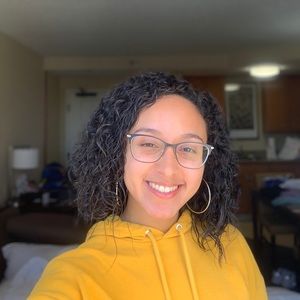 Meet your Posher, Laila